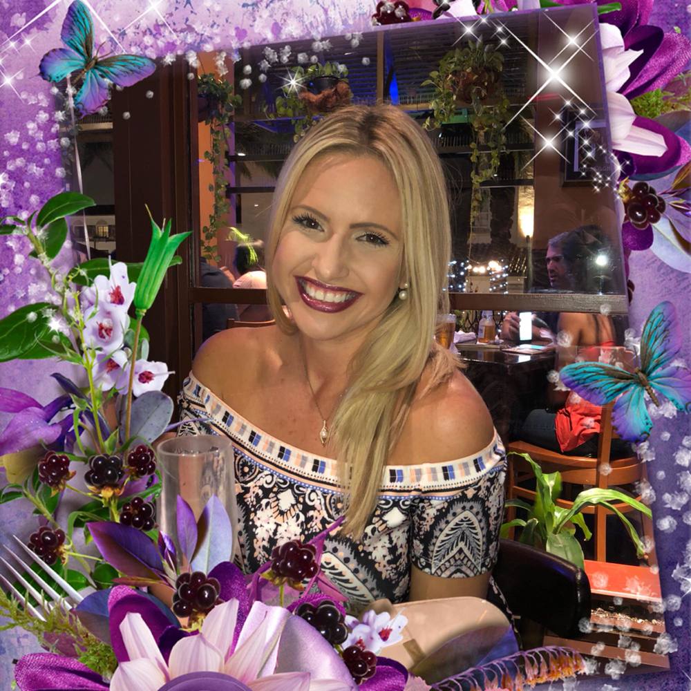 Meet your Posher, Zoila